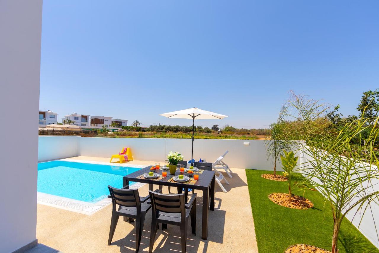 Alasia Villas Paralimni Esterno foto