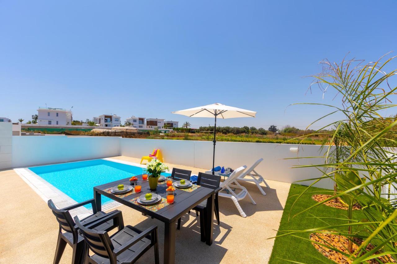 Alasia Villas Paralimni Esterno foto